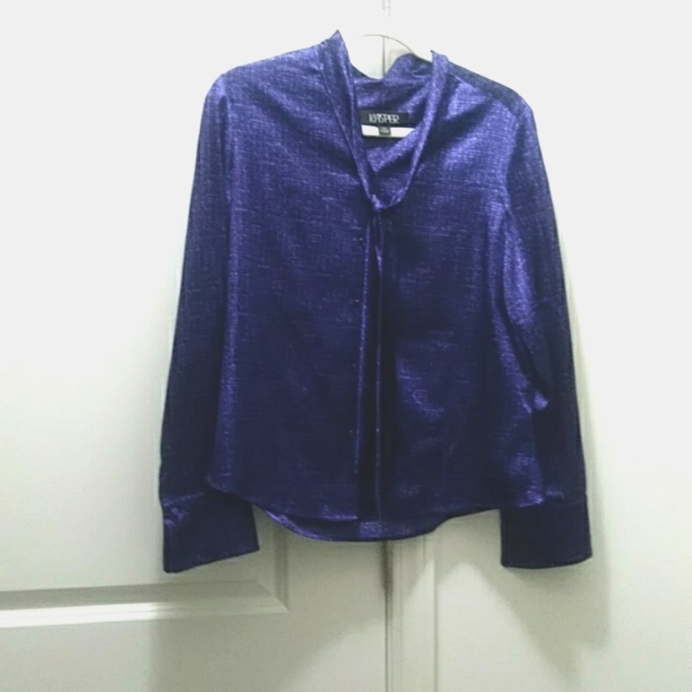 Kasper Indigo button down shirt with tie around the neck